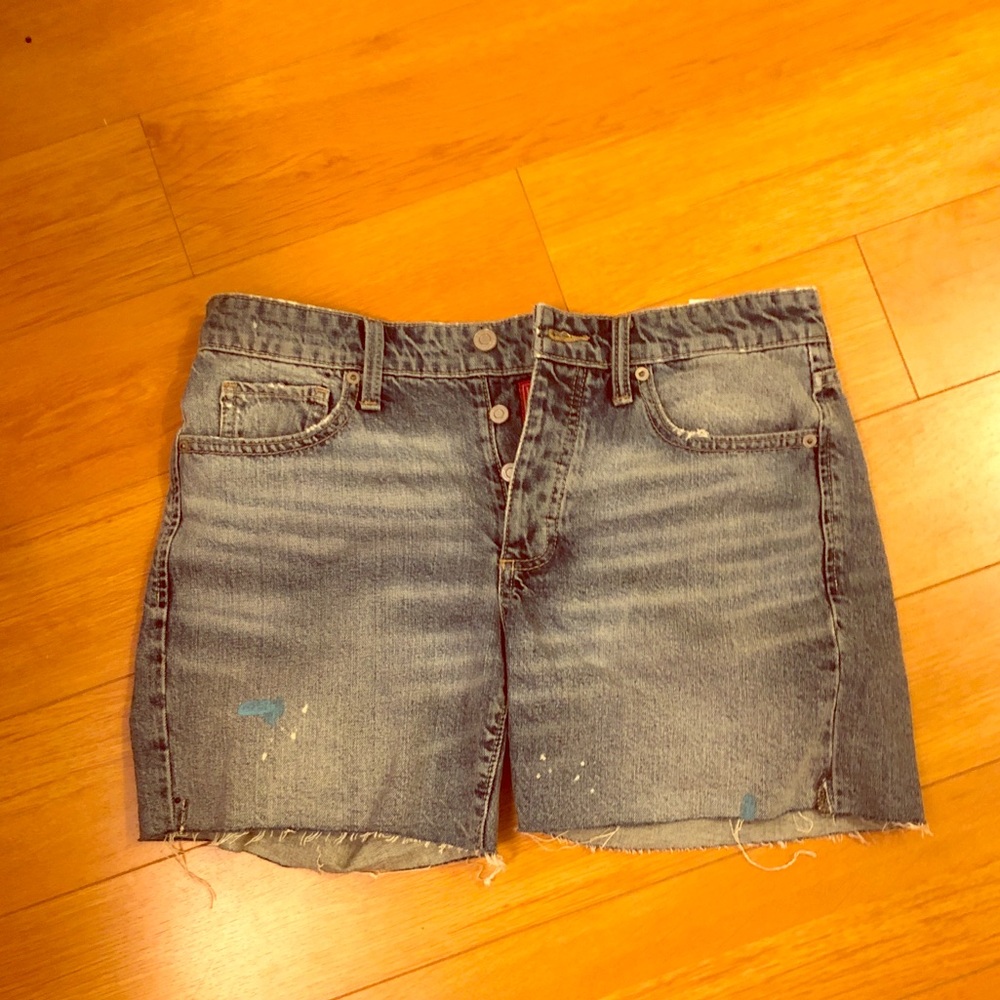 Worn once Lucky Brand button fly shorts.